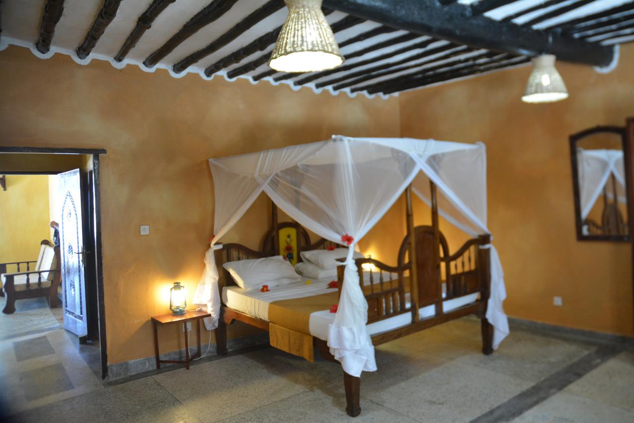 Coral Reef Resort Pwani Mchangani Exterior photo